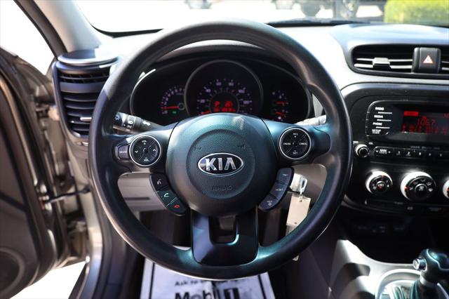 2016 Kia Soul Base