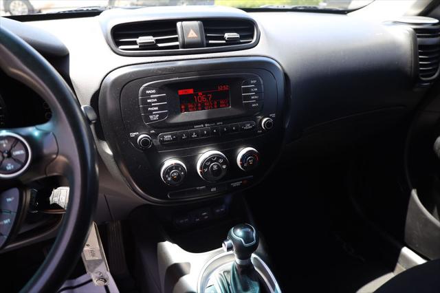 2016 Kia Soul Base