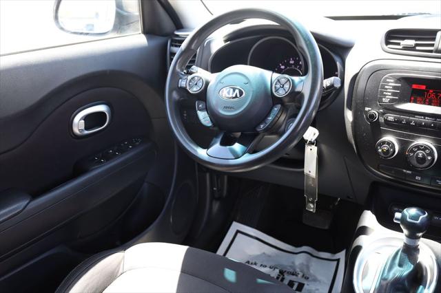 2016 Kia Soul Base