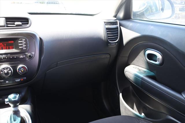 2016 Kia Soul Base