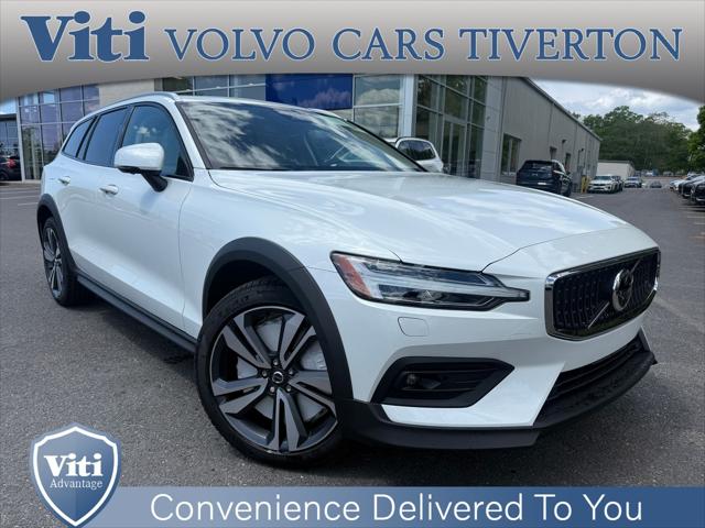 2026 Volvo V60 Cross Country Plus, B5 AWD Gas mild hybrid for sale in Tiverton, RI