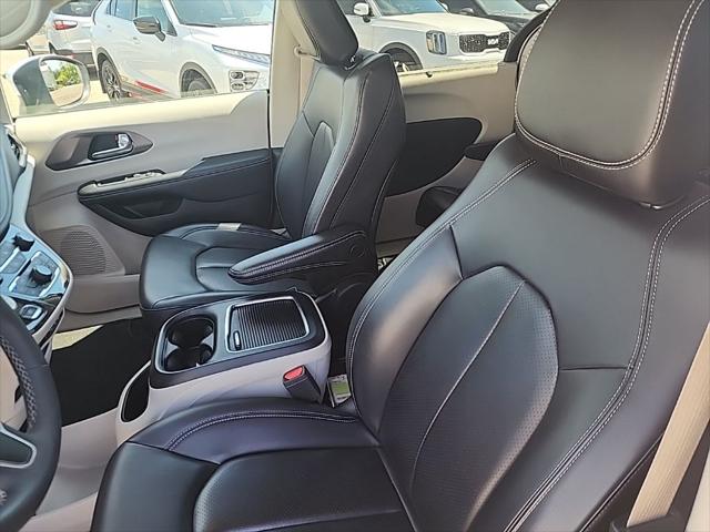 2023 Chrysler Pacifica Touring L AWD