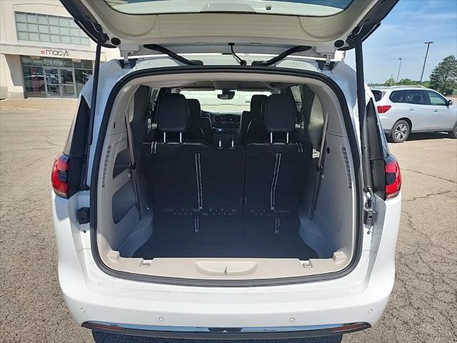 2023 Chrysler Pacifica Touring L AWD
