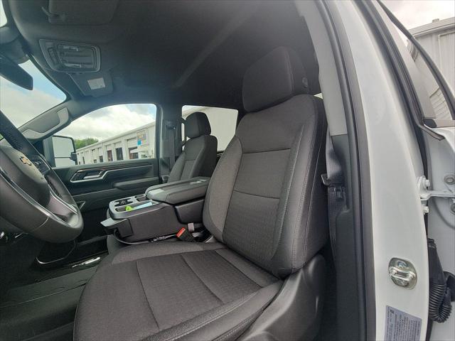 2026 Chevrolet Silverado 2500HD Crew Cab, Standard Bed, LT, 4WD