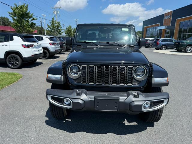 2026 Jeep Gladiator GLADIATOR SAHARA 4X4