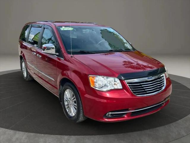 2015 Chrysler Town & Country Touring-L for sale in Dunnellon, FL