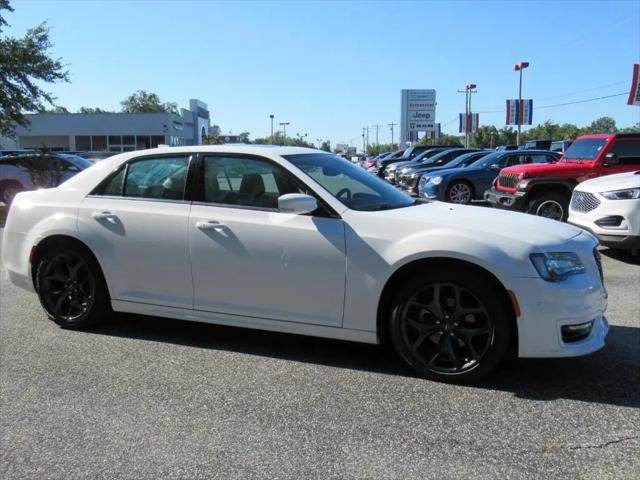 2023 Chrysler 300 Touring L for sale in Chiefland, FL
