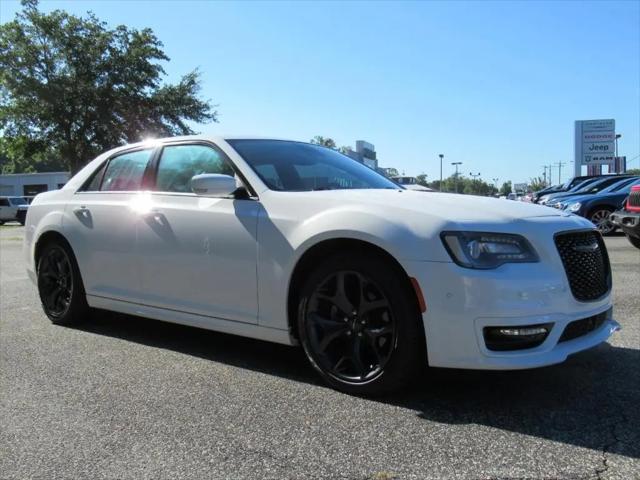 2023 Chrysler 300 Touring L for sale in Chiefland, FL
