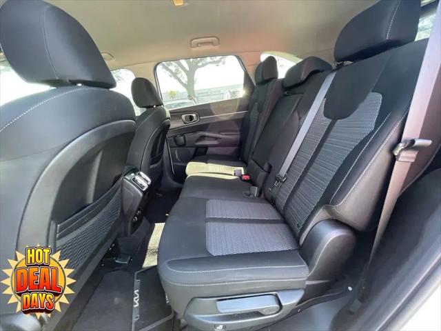 2023 Kia Sorento LX