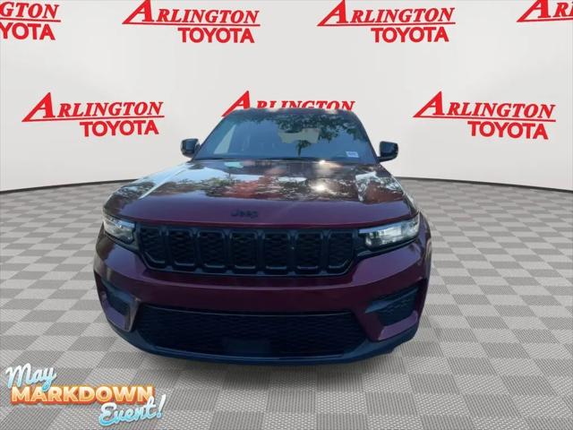 2023 Jeep Grand Cherokee Altitude 4x2