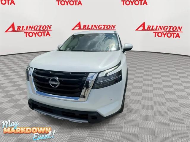 2025 Nissan Pathfinder SL FWD