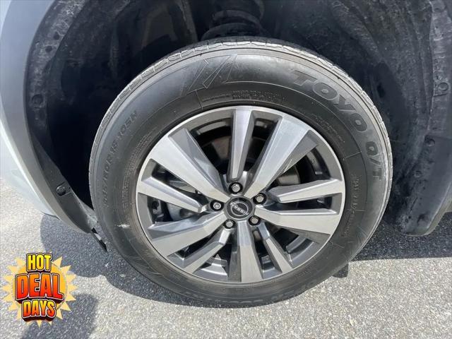 2025 Nissan Pathfinder SL FWD