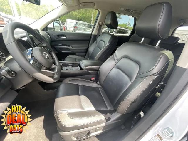 2025 Nissan Pathfinder SL FWD
