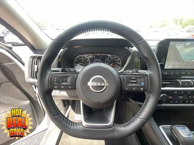 2025 Nissan Pathfinder SL FWD