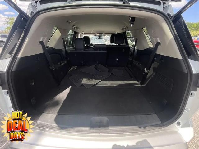 2025 Nissan Pathfinder SL FWD