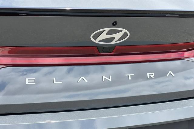 2025 Hyundai Elantra Hybrid SEL Sport