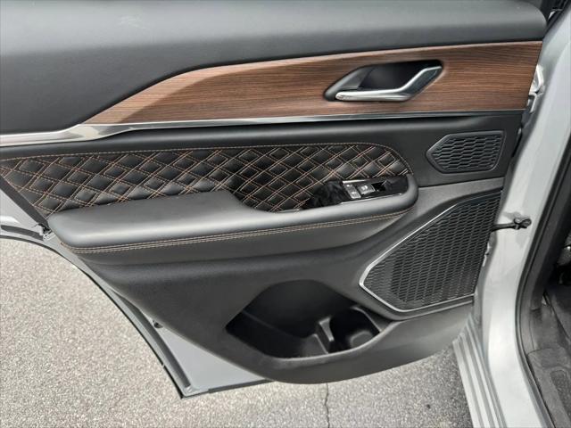 2025 Jeep Grand Cherokee Summit 4x4