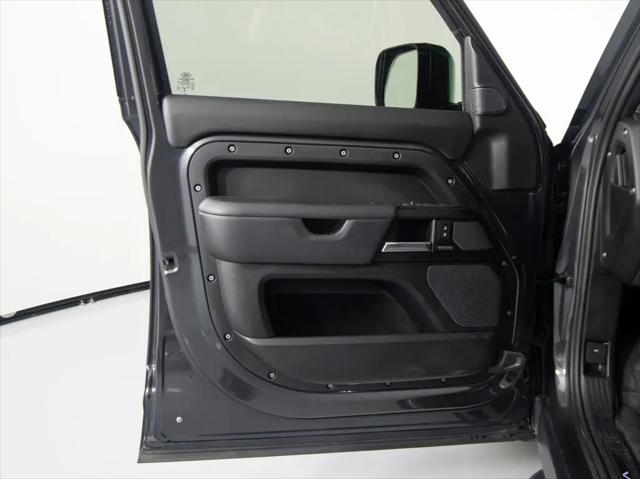 2024 Land Rover Defender 110 P525 V8
