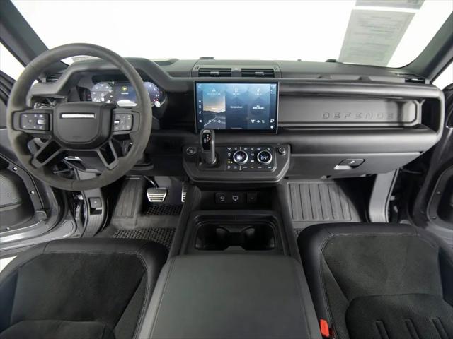 2024 Land Rover Defender 110 P525 V8