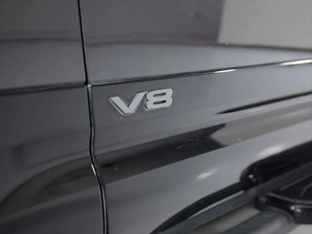 2024 Land Rover Defender 110 P525 V8