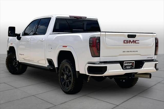 2025 GMC Sierra 2500HD 4WD Crew Cab Standard Bed AT4