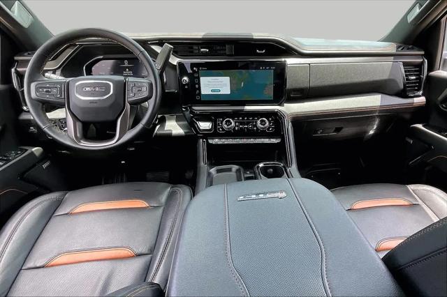 2025 GMC Sierra 2500HD 4WD Crew Cab Standard Bed AT4