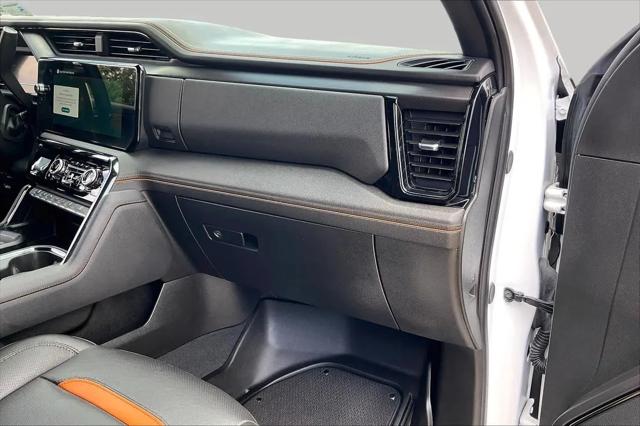 2025 GMC Sierra 2500HD 4WD Crew Cab Standard Bed AT4