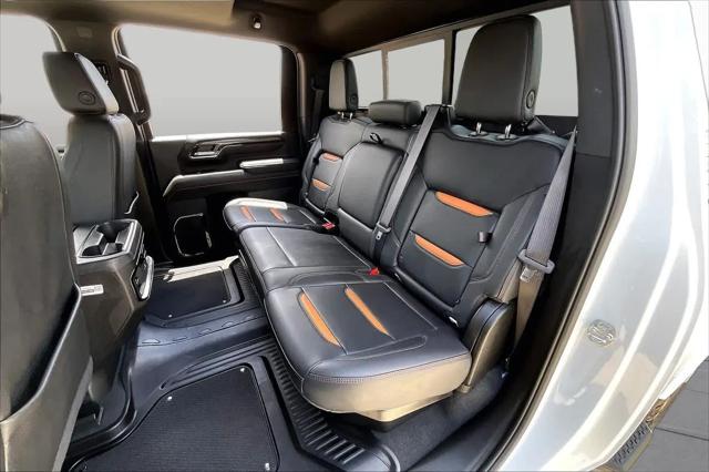 2025 GMC Sierra 2500HD 4WD Crew Cab Standard Bed AT4
