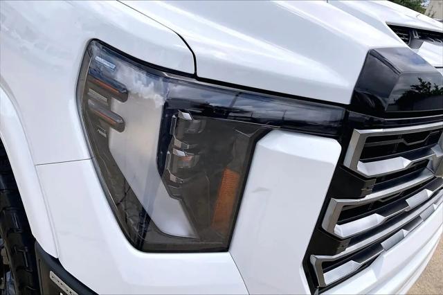 2025 GMC Sierra 2500HD 4WD Crew Cab Standard Bed AT4
