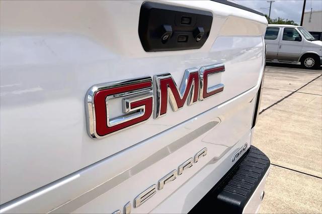 2025 GMC Sierra 2500HD 4WD Crew Cab Standard Bed AT4
