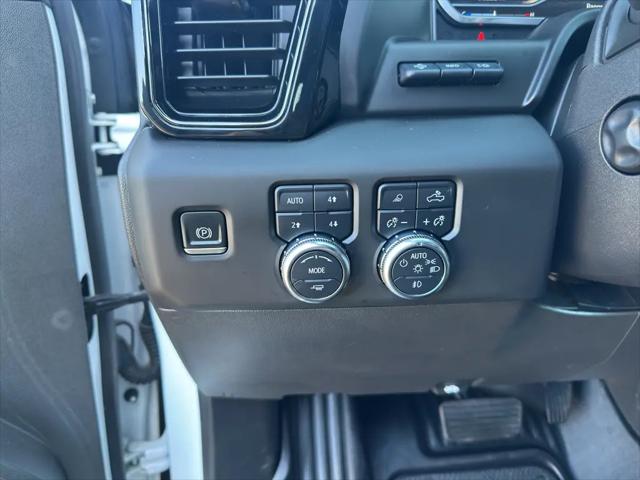 2022 GMC Sierra 1500 4WD Crew Cab Short Box AT4