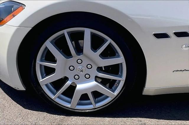2009 Maserati GranTurismo Standard