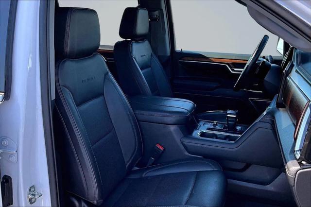 2023 GMC Sierra 1500 4WD Crew Cab Short Box Denali