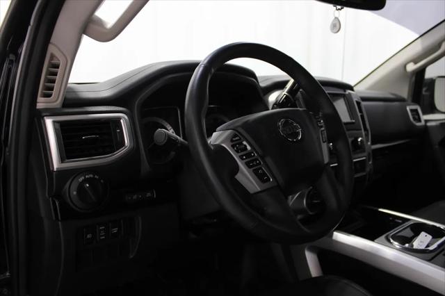 2017 Nissan Titan SV