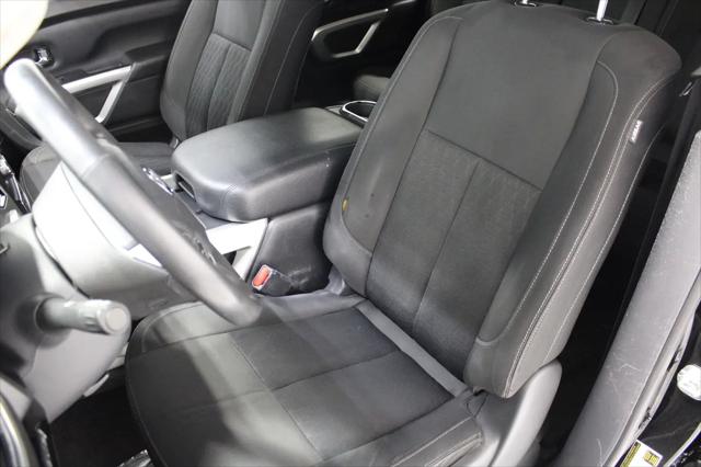 2017 Nissan Titan SV