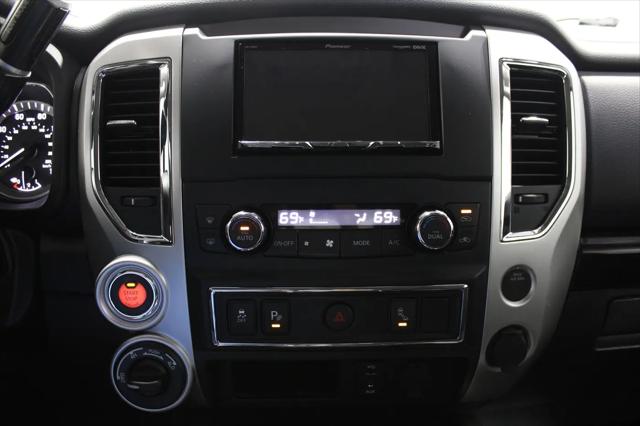 2017 Nissan Titan SV