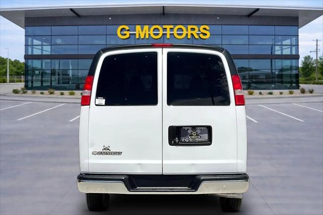 2021 Chevrolet Express Passenger RWD 2500 Regular Wheelbase LS