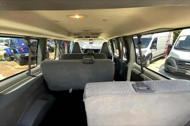 2021 Chevrolet Express Passenger RWD 2500 Regular Wheelbase LS