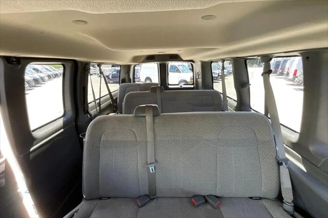 2021 Chevrolet Express Passenger RWD 2500 Regular Wheelbase LS