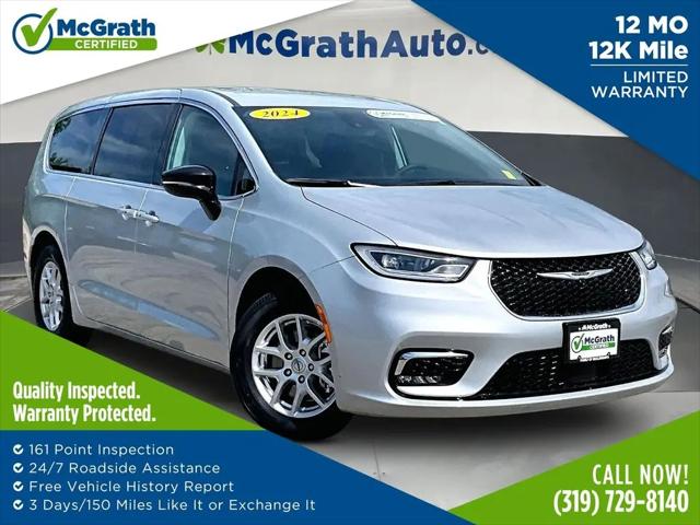 2024 Chrysler Pacifica Touring L for sale in Dubuque, IA