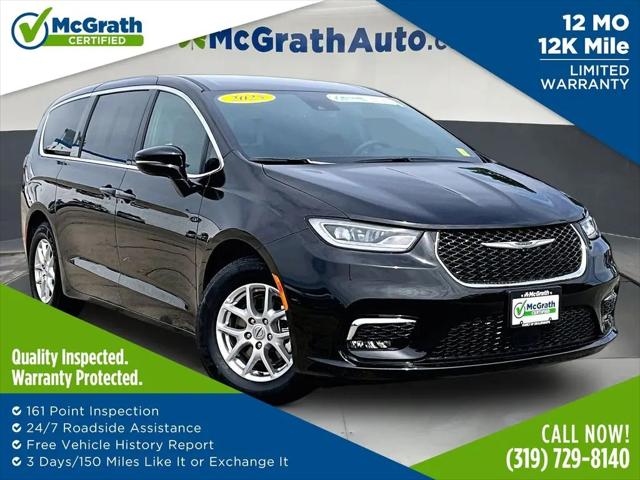 2025 Chrysler Pacifica Select for sale in Dubuque, IA
