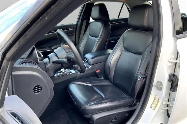 2023 Chrysler 300 Touring L AWD