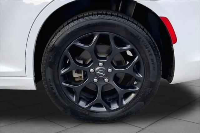 2023 Chrysler 300 Touring L AWD
