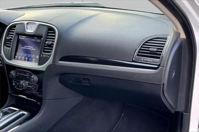 2023 Chrysler 300 Touring L AWD