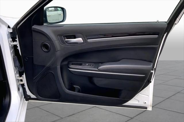 2023 Chrysler 300 Touring L AWD