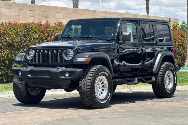2025 Jeep Wrangler 4-Door Summit 4x4