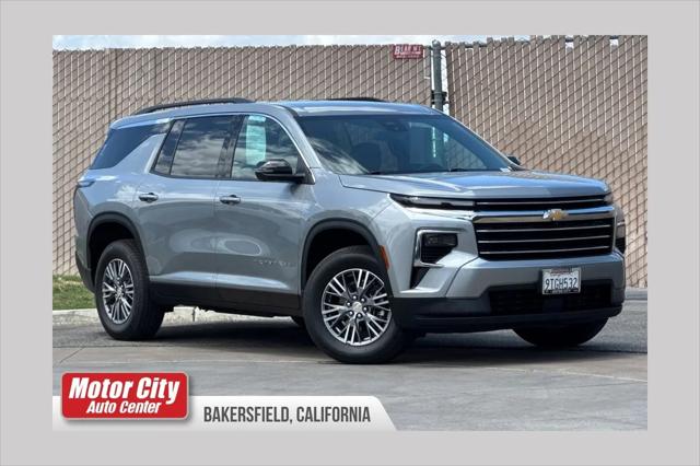 2025 Chevrolet Traverse FWD LT for sale in Bakersfield, CA