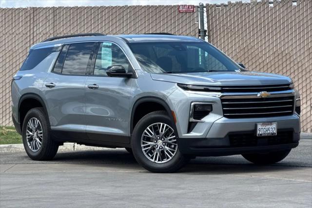2025 Chevrolet Traverse FWD LT