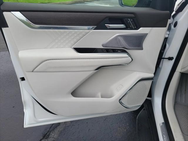 2025 GMC Acadia FWD Denali