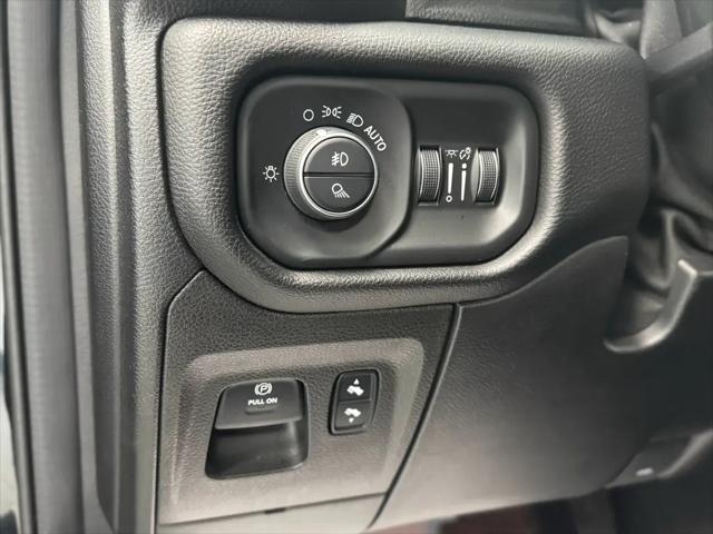 2019 Ram 1500 Big Horn/Lone Star Crew Cab 4x4 5'7" Box